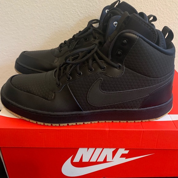 mens black nike shoes size 14